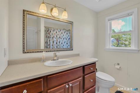 33 Seaside Avenue Guilford CT 06437