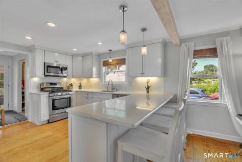 33 Seaside Avenue Guilford CT 06437