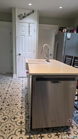 18 Greenmount Terrace Waterbury CT 06708