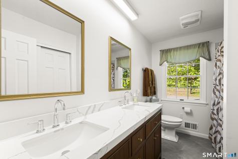 90 Russell Avenue Suffield CT 06078