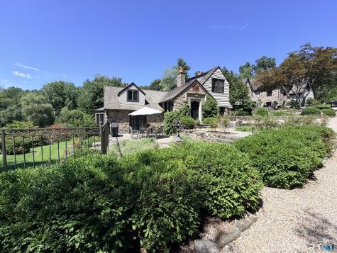 148 Taunton Hill Road Newtown CT 06470
