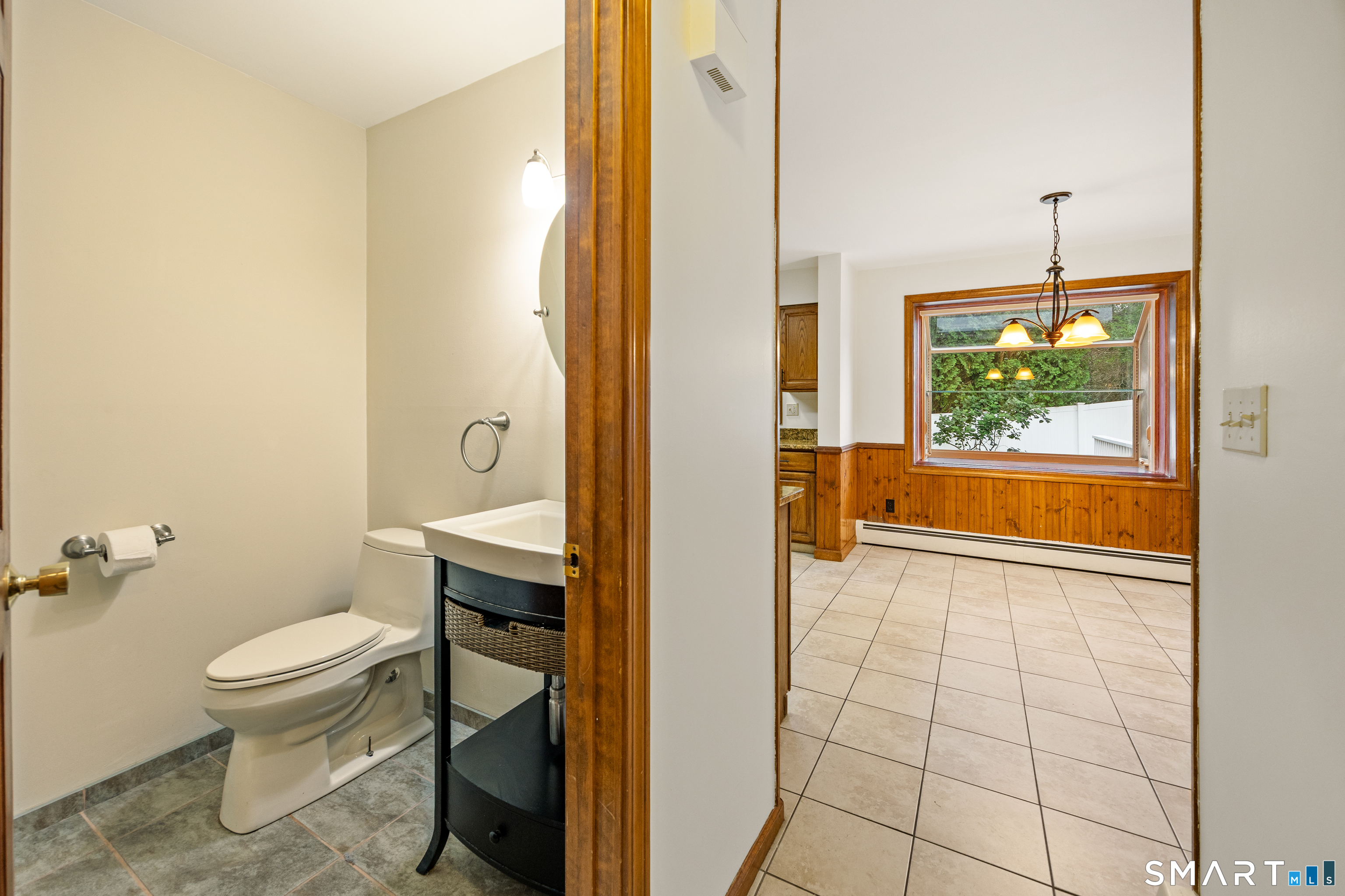 14 Colonial Court Cheshire CT 06410
