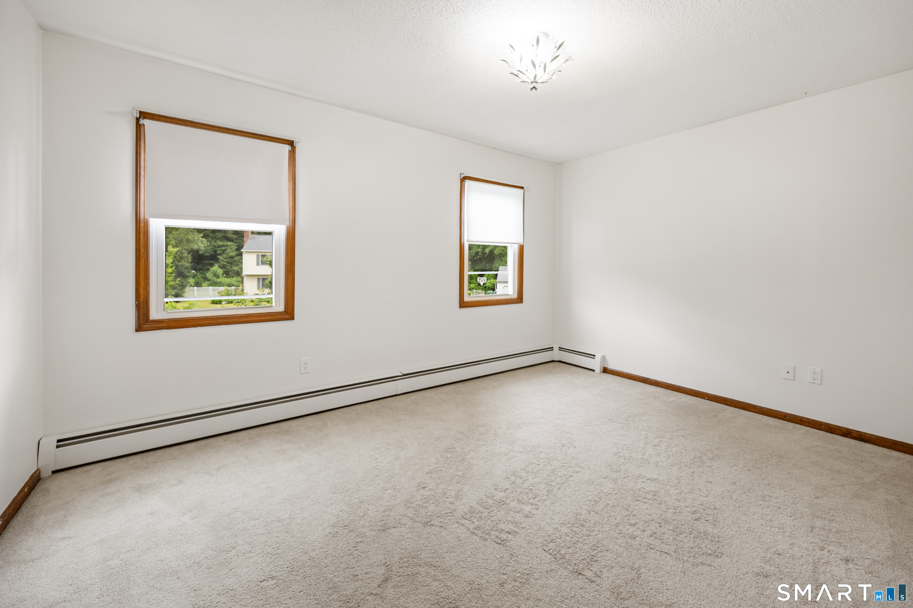 14 Colonial Court Cheshire CT 06410