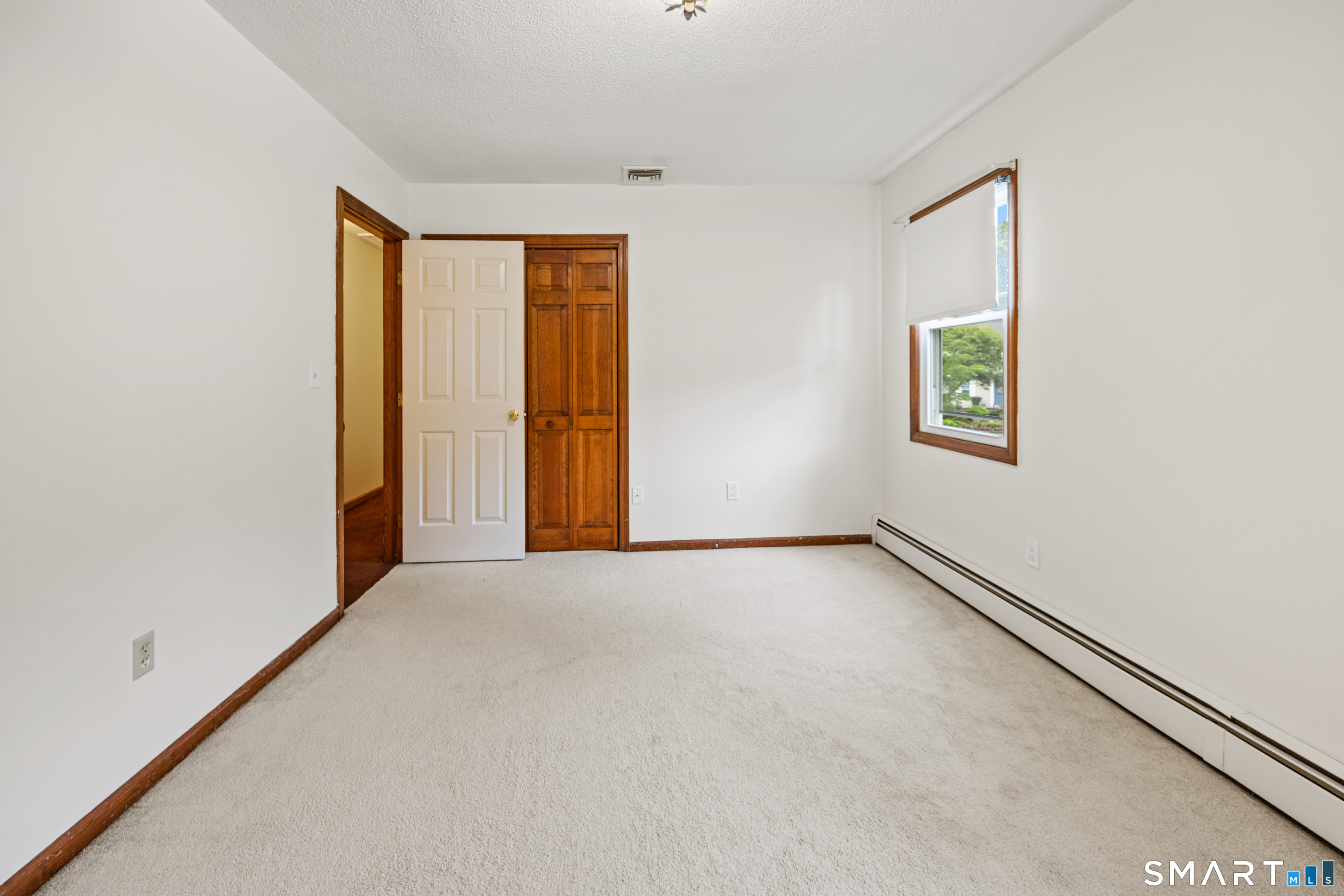 14 Colonial Court Cheshire CT 06410