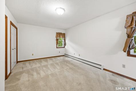 14 Colonial Court Cheshire CT 06410