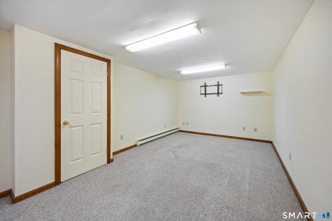 14 Colonial Court Cheshire CT 06410