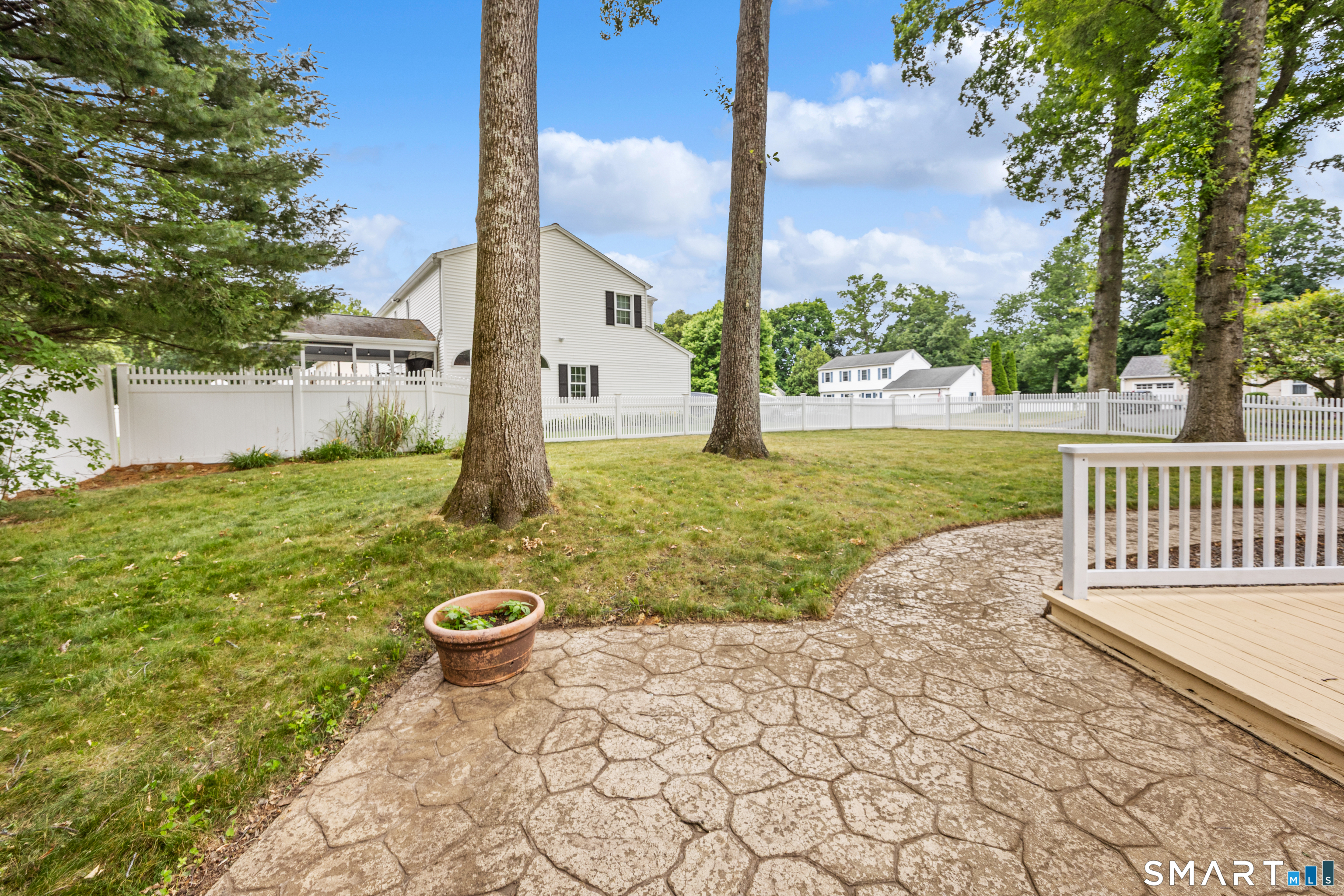14 Colonial Court Cheshire CT 06410