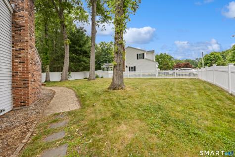 14 Colonial Court Cheshire CT 06410