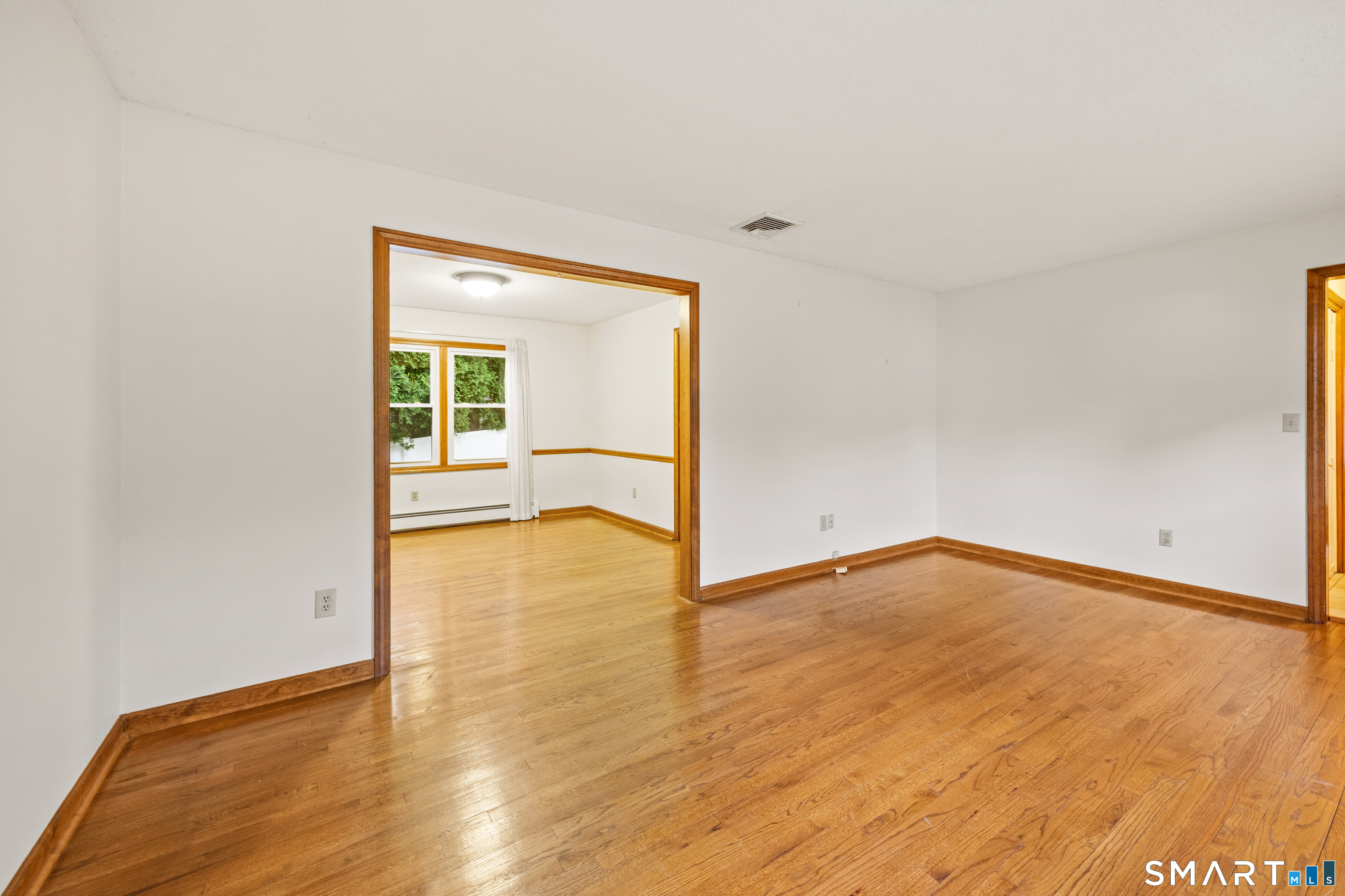 14 Colonial Court Cheshire CT 06410