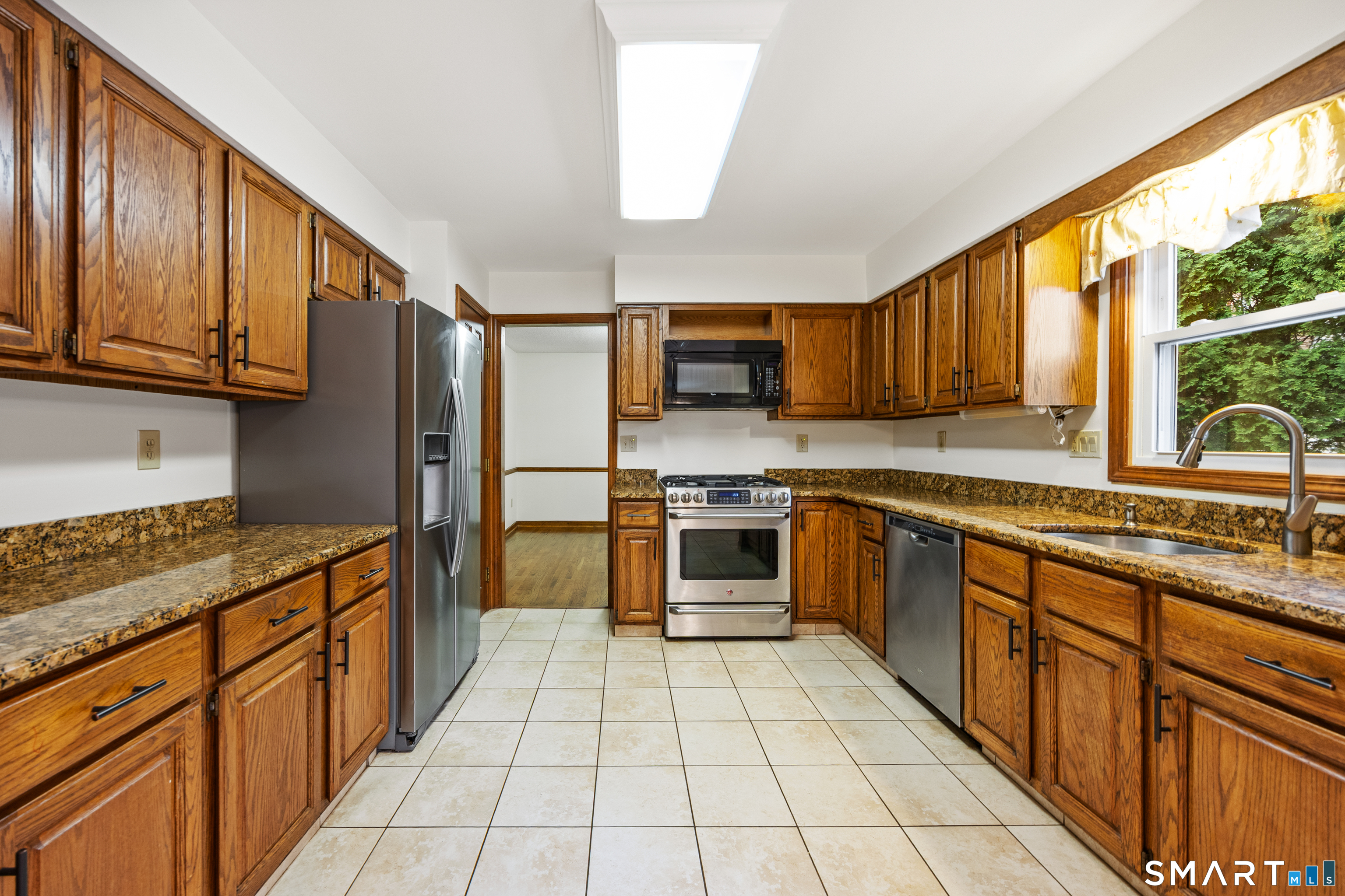 14 Colonial Court Cheshire CT 06410