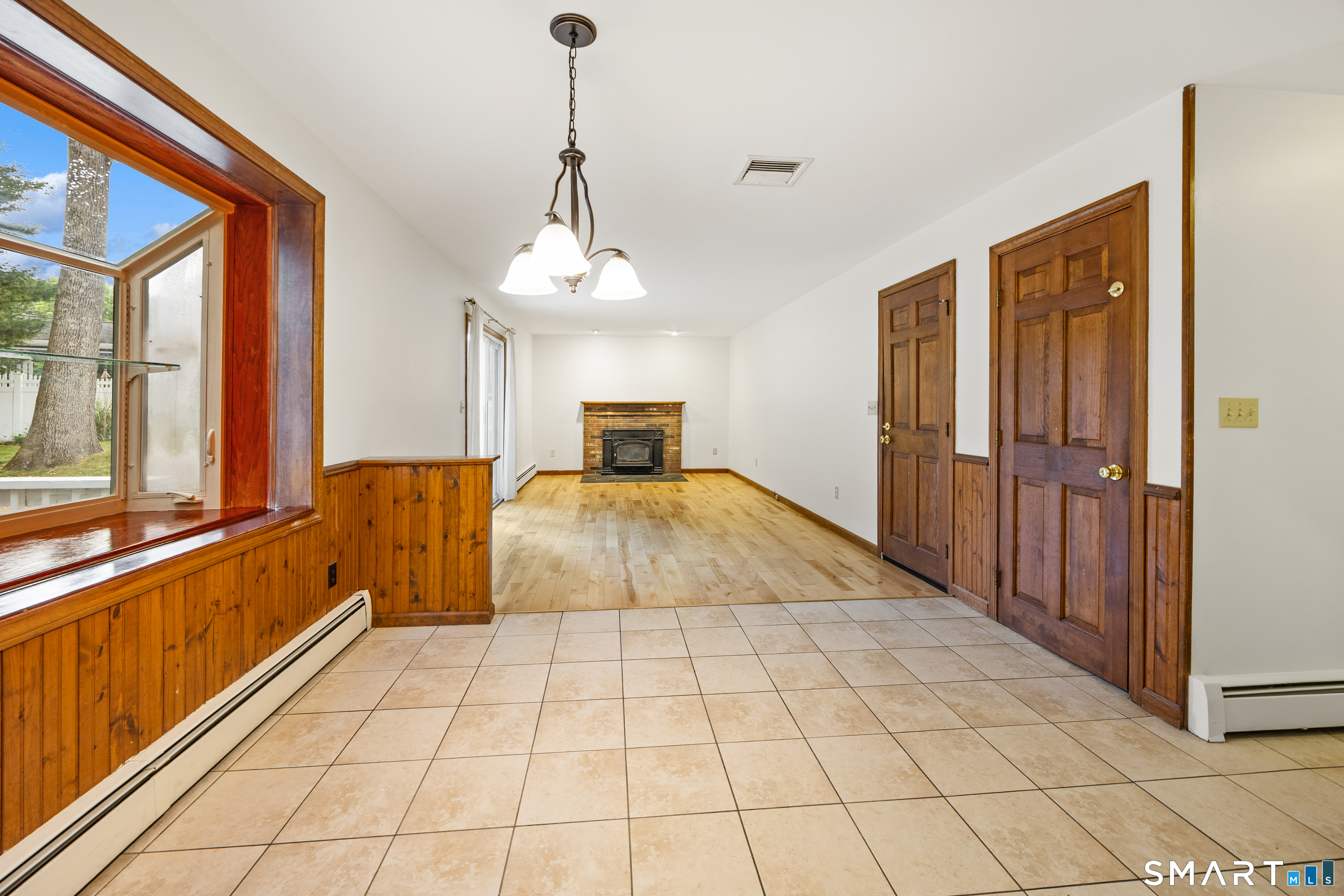 14 Colonial Court Cheshire CT 06410