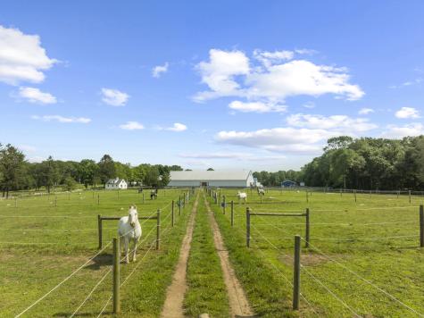 1189 Pequot Trail Stonington CT 06378