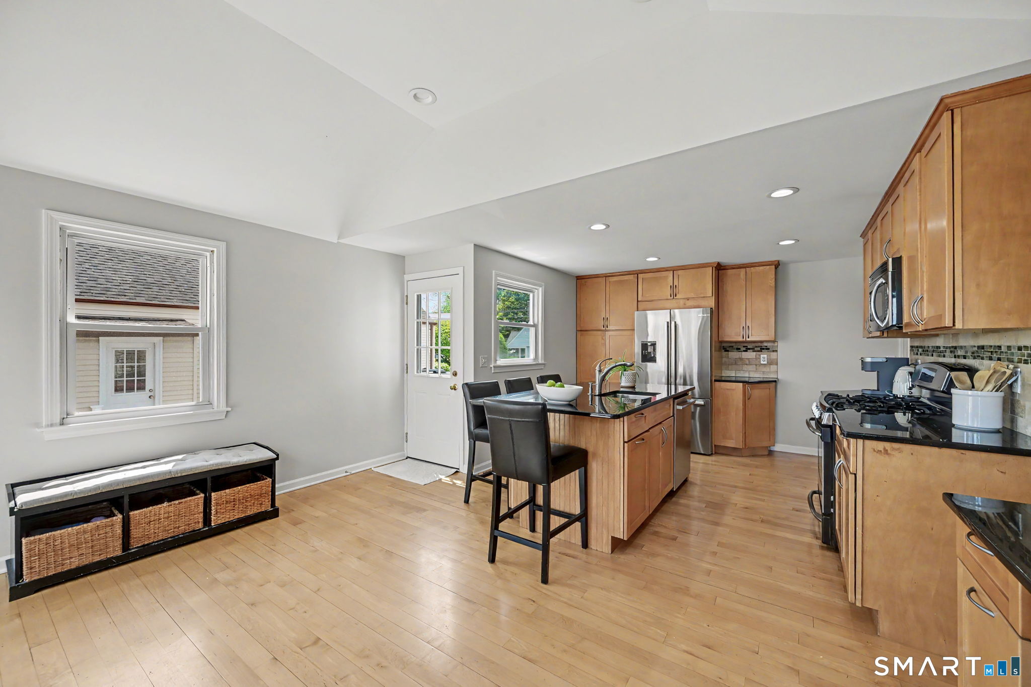 845 Knapps Highway Fairfield CT 06824