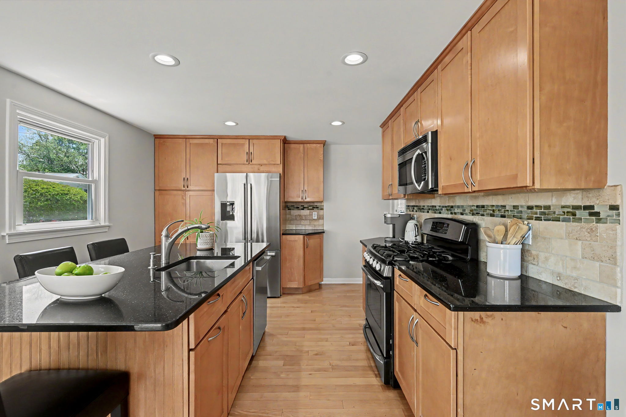 845 Knapps Highway Fairfield CT 06824