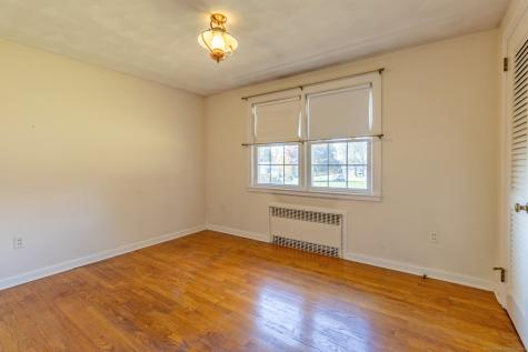 4 Stoner Terrace Portland CT 06480