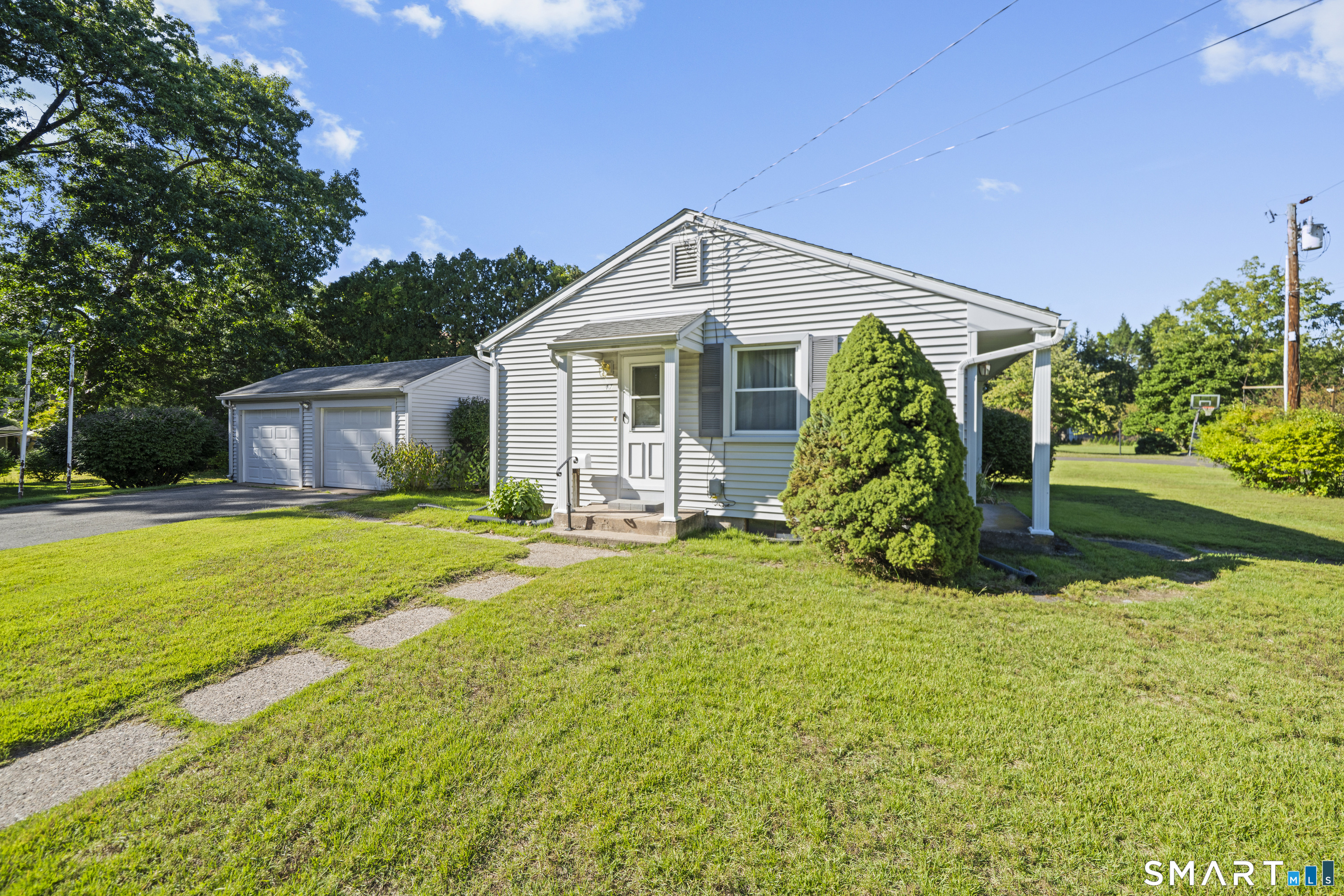 17 Edward Street Enfield CT 06082