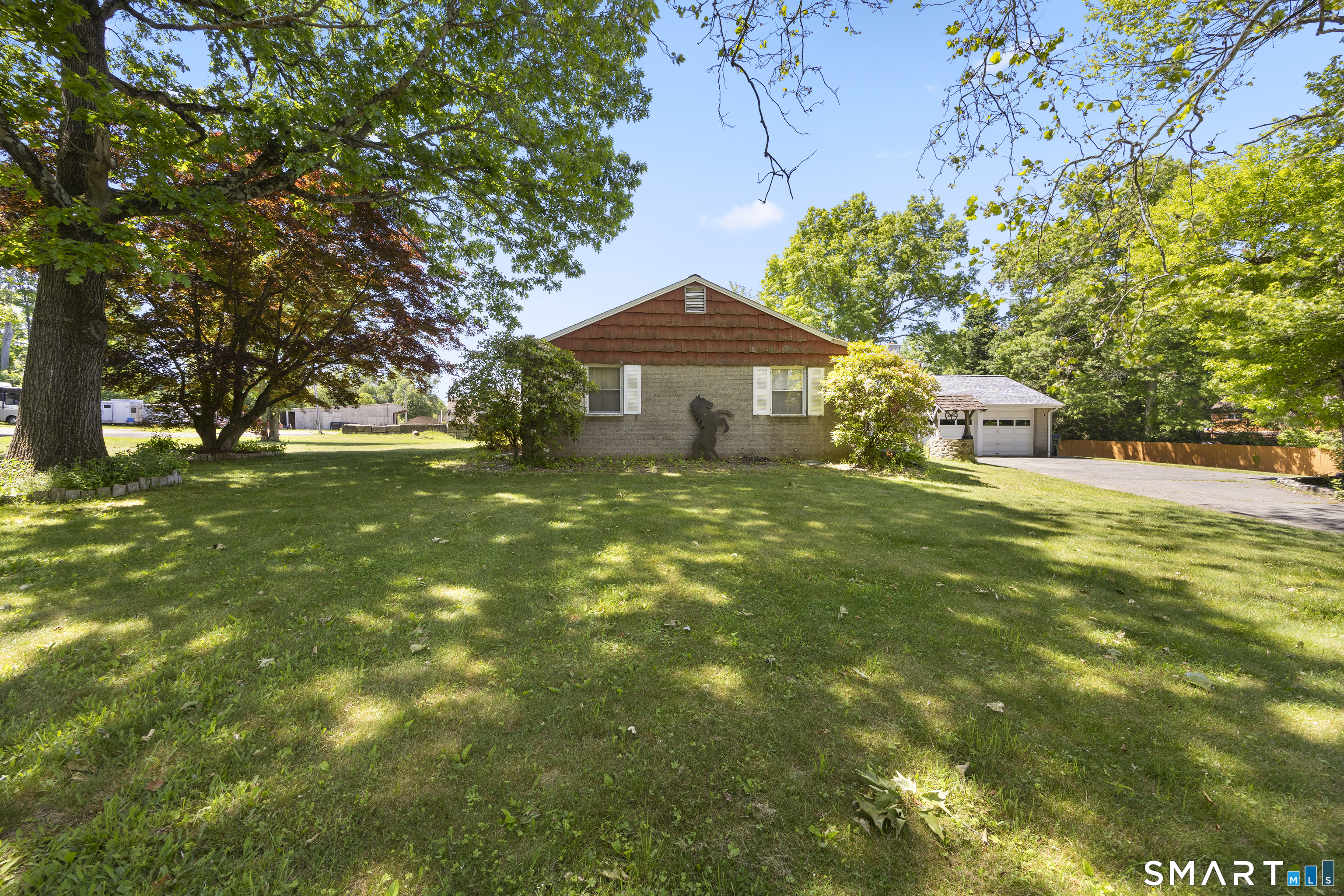 186 Schaffer Road Bethany CT 06524
