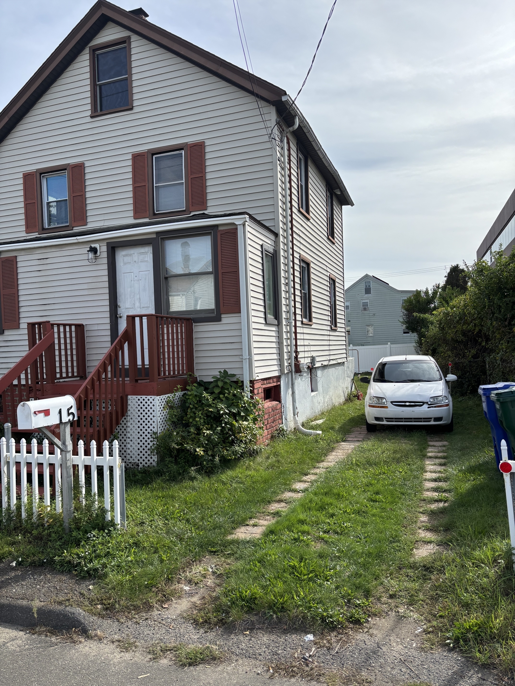 15 Harding Avenue Stratford CT 06615