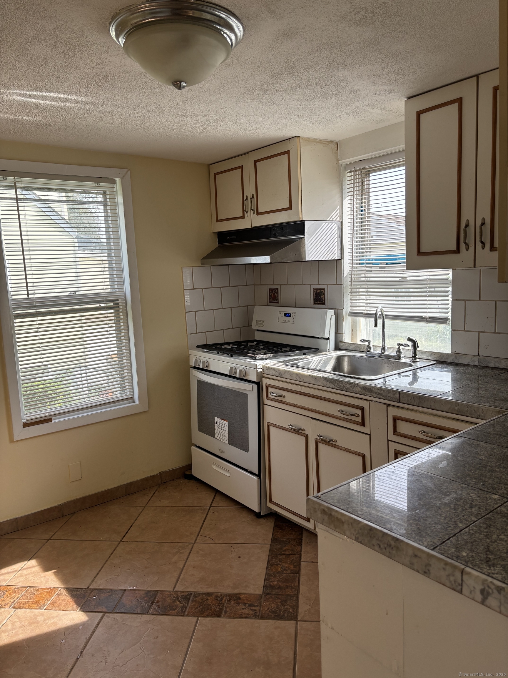 15 Harding Avenue Stratford CT 06615
