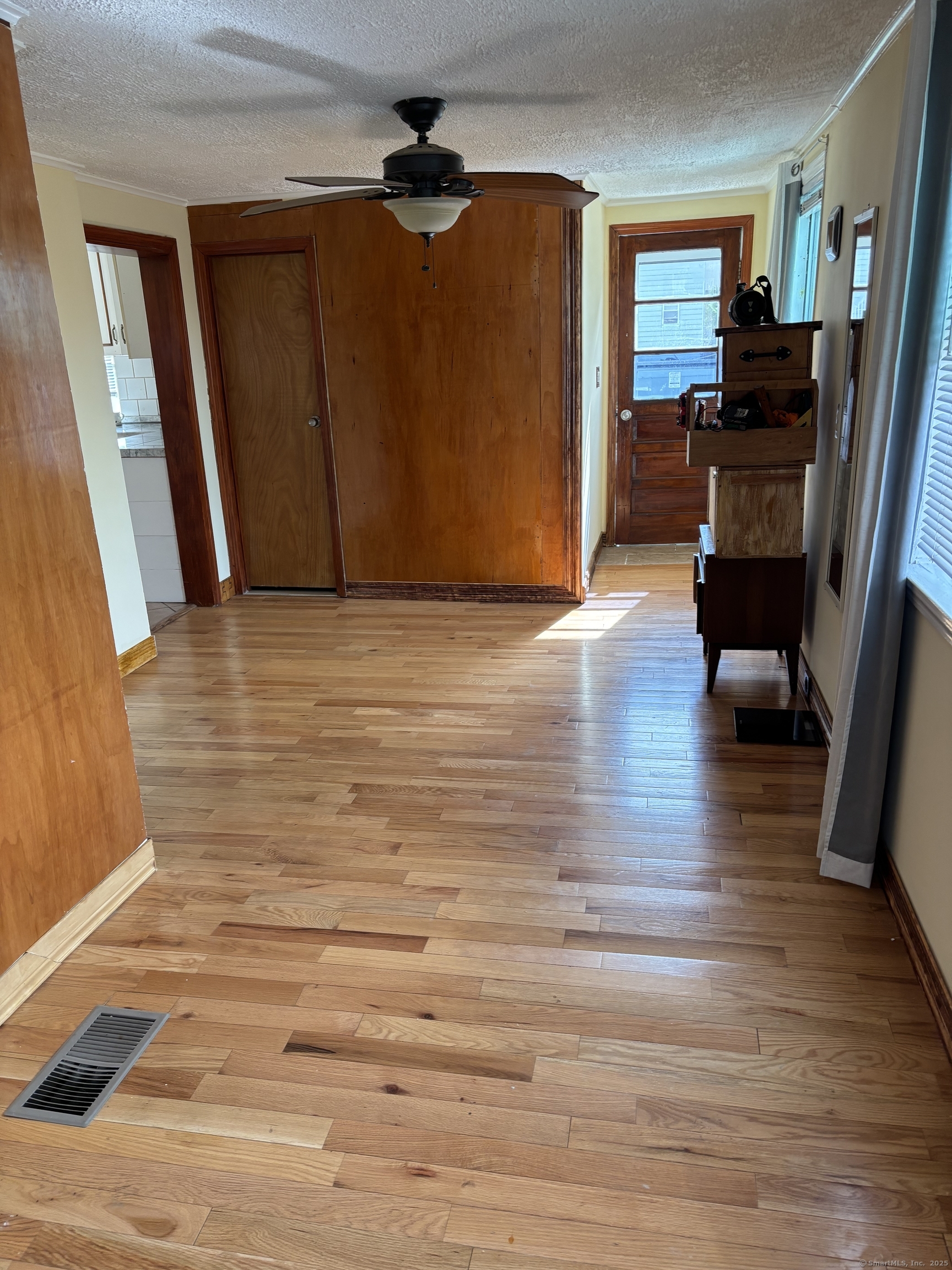15 Harding Avenue Stratford CT 06615