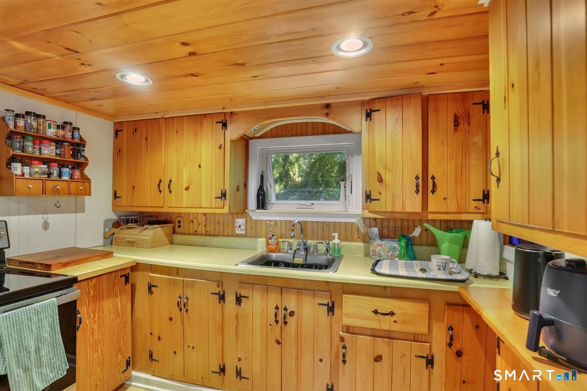 33 Reynolds Drive Coventry CT 06238