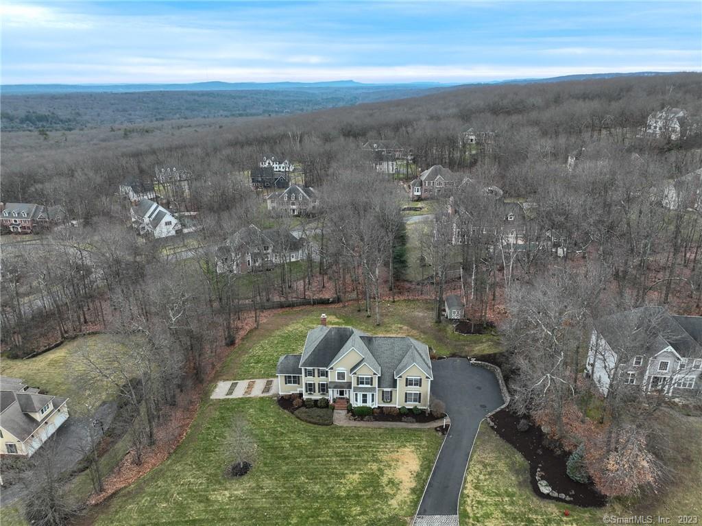 24 Queens Peak Canton CT 06019