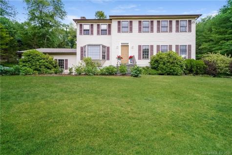 15 Lakecrest Drive Danbury CT 06811