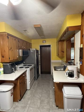17 Navarro Road East Haven CT 06512