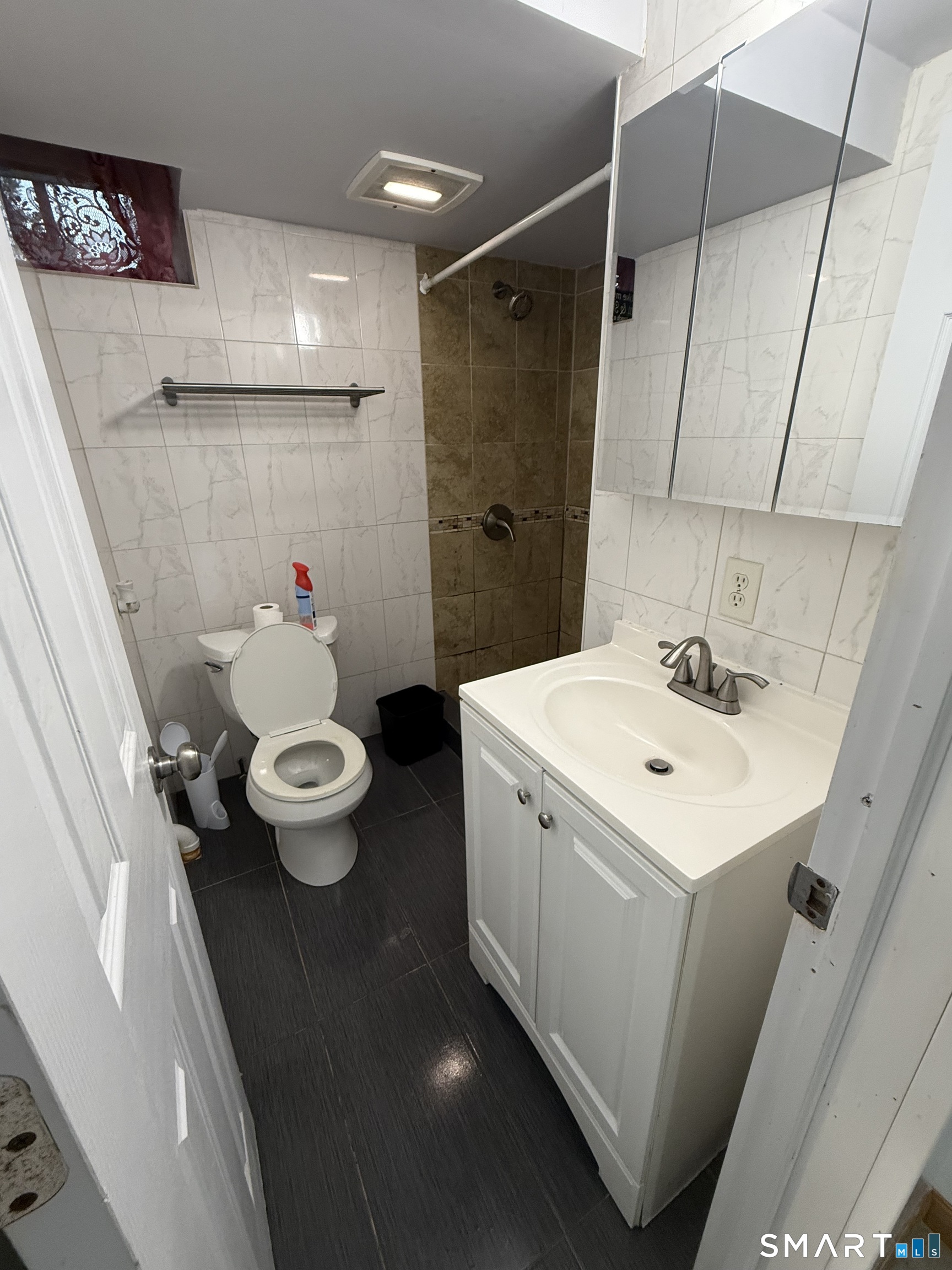 17 Navarro Road East Haven CT 06512