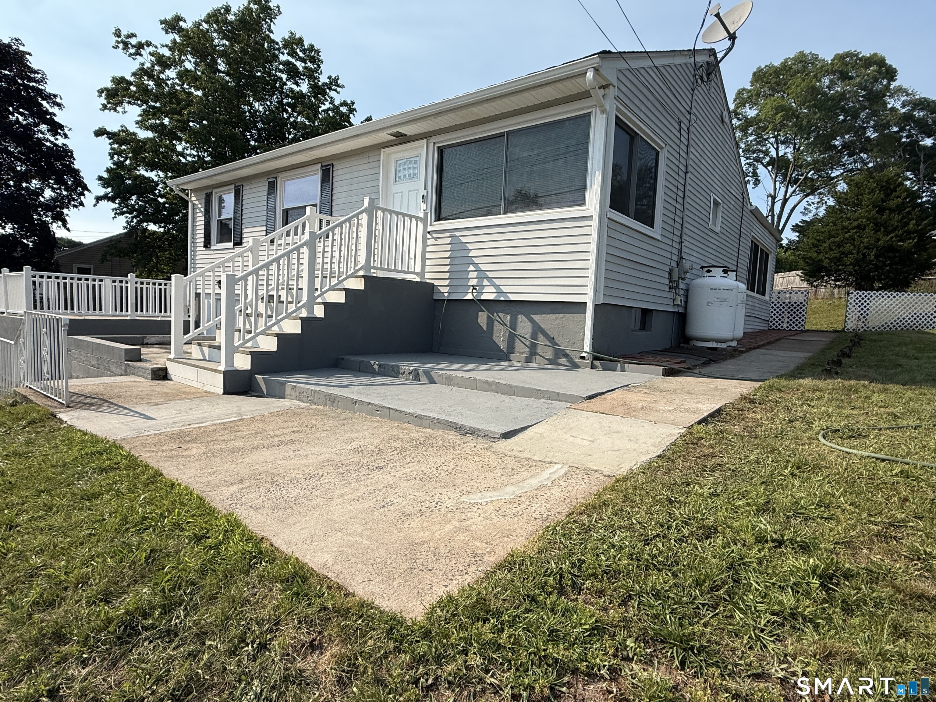 17 Navarro Road East Haven CT 06512