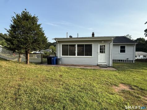 17 Navarro Road East Haven CT 06512