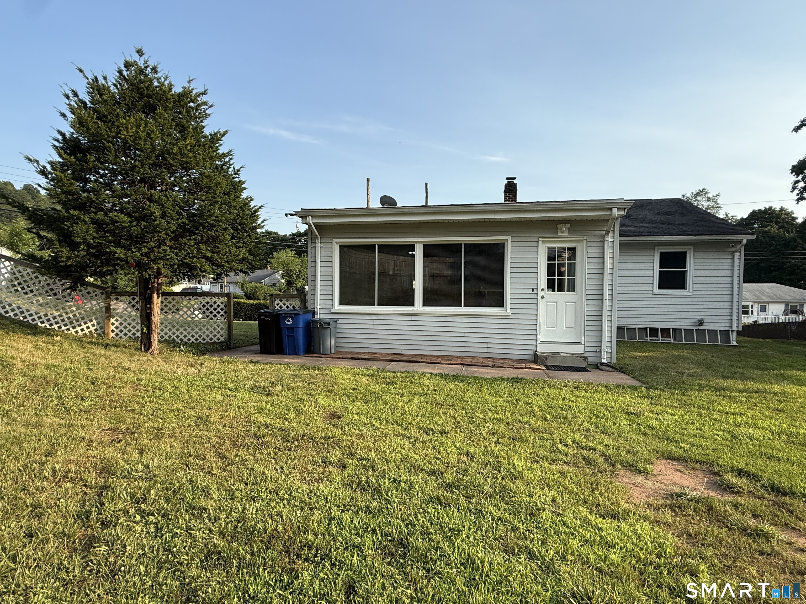 17 Navarro Road East Haven CT 06512