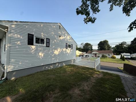 17 Navarro Road East Haven CT 06512