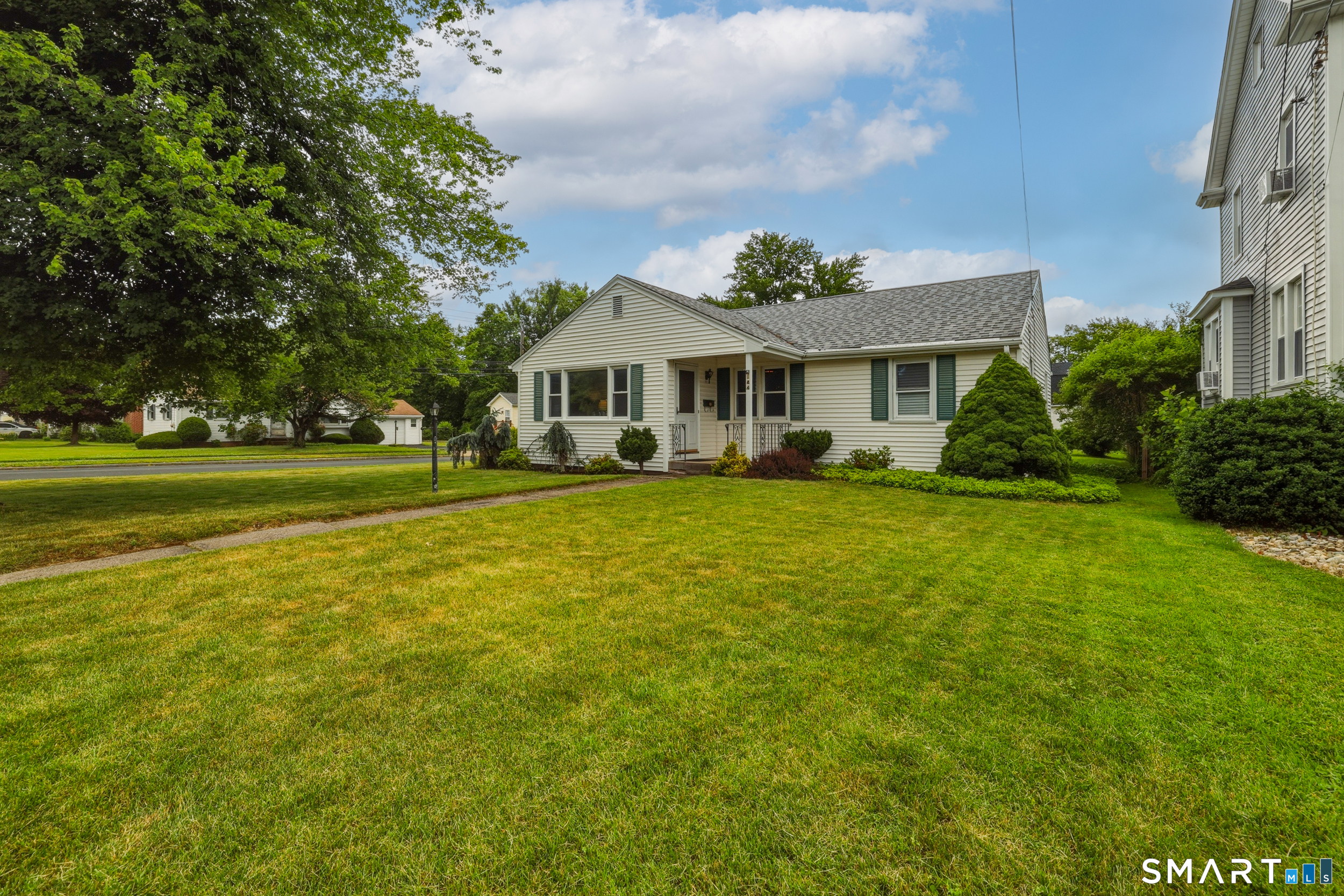 144 Colonial Street West Hartford CT 06110