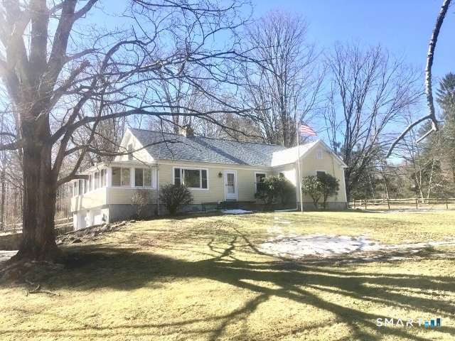 14 Apple Tree Lane Woodbridge CT 06525