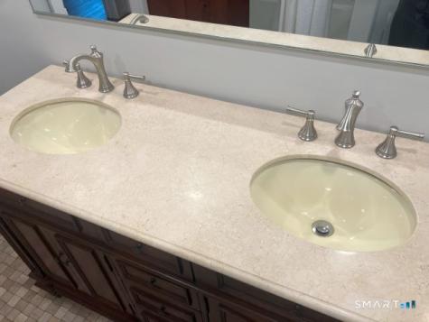 14 Apple Tree Lane Woodbridge CT 06525