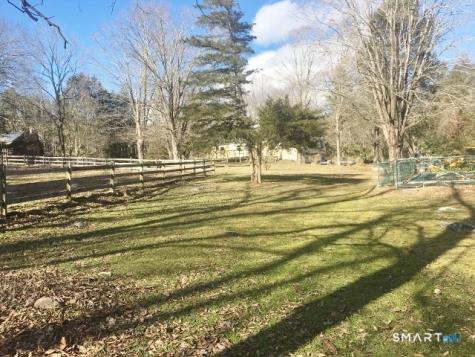 14 Apple Tree Lane Woodbridge CT 06525