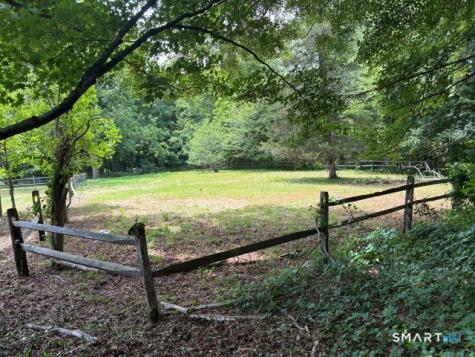 14 Apple Tree Lane Woodbridge CT 06525