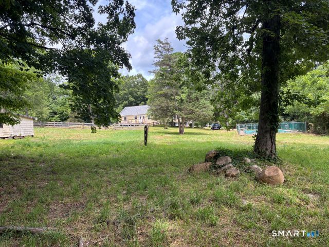 14 Apple Tree Lane Woodbridge CT 06525