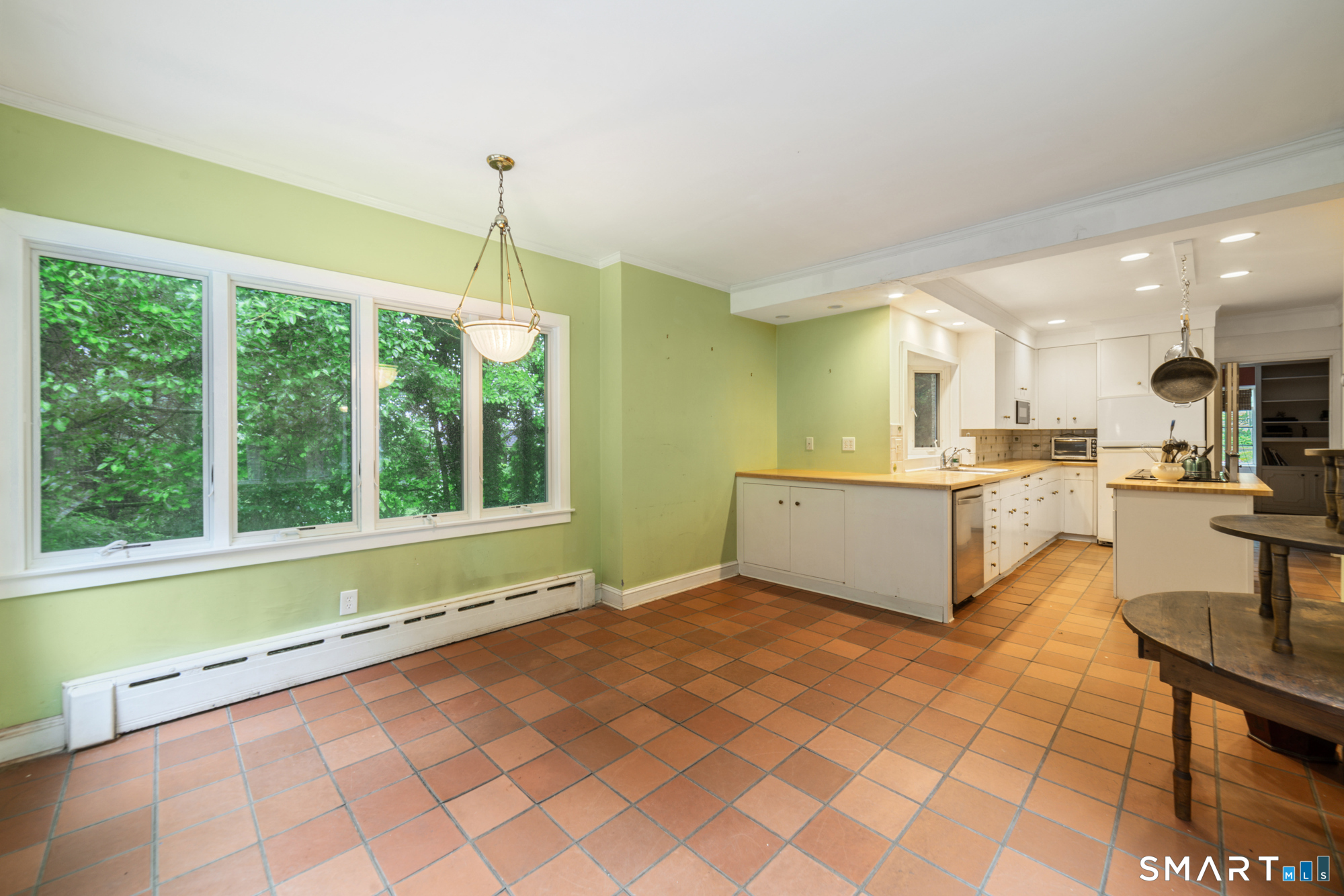 571 Willow Street Waterbury CT 06710