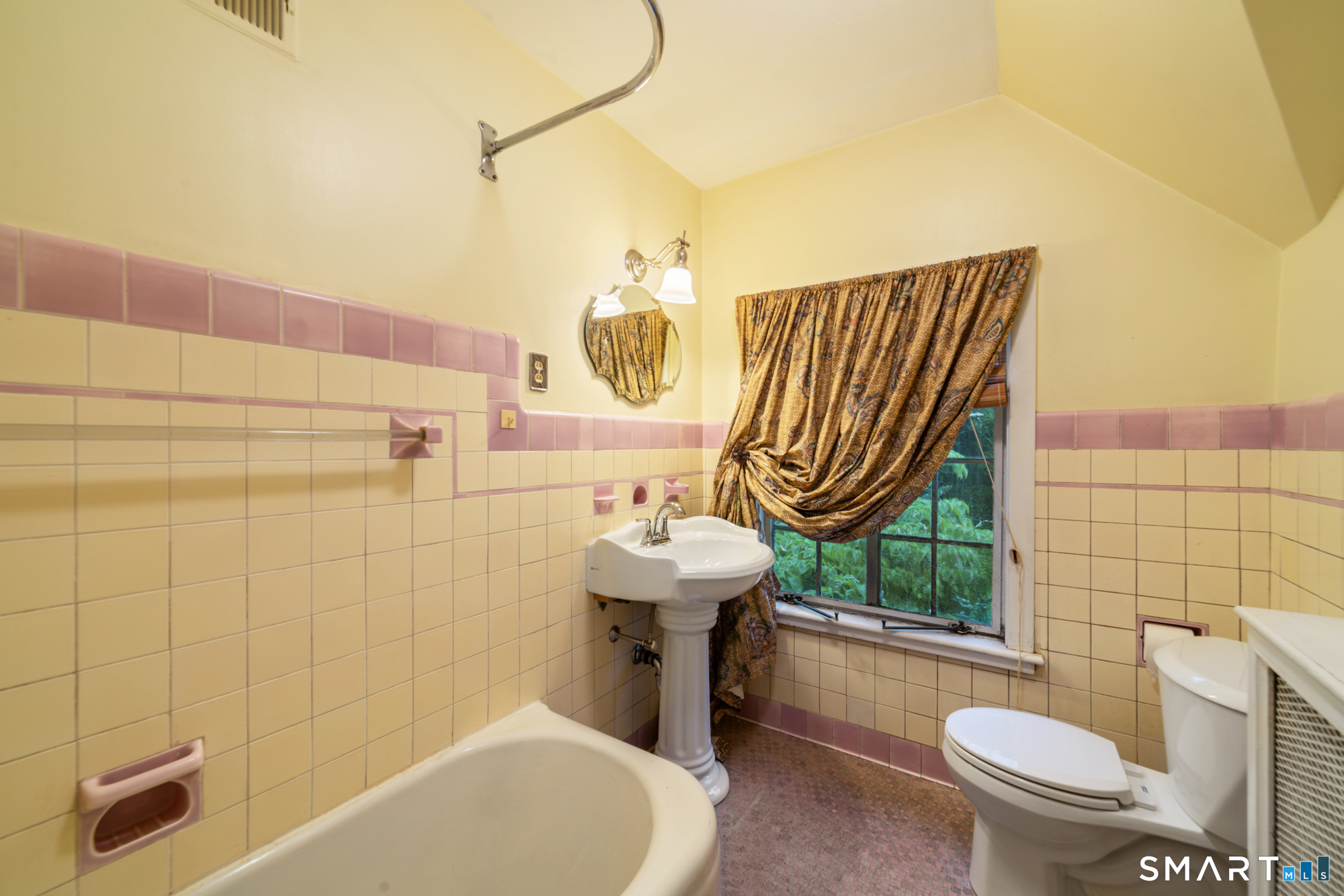 571 Willow Street Waterbury CT 06710