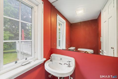 571 Willow Street Waterbury CT 06710