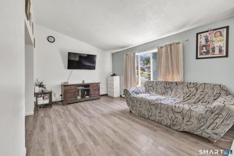 7 Genesee Street East Haven CT 06512