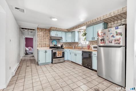 7 Genesee Street East Haven CT 06512