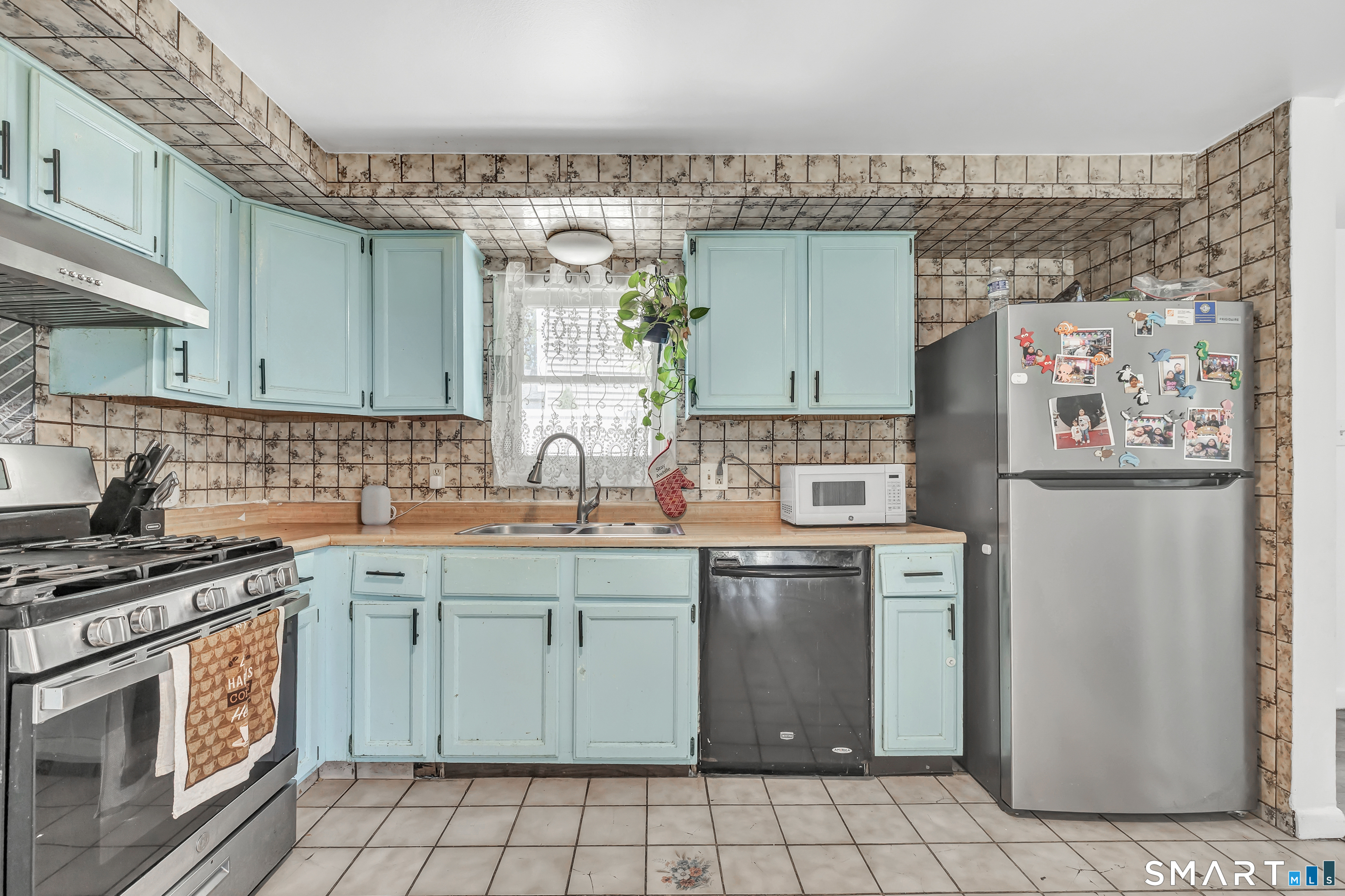 7 Genesee Street East Haven CT 06512
