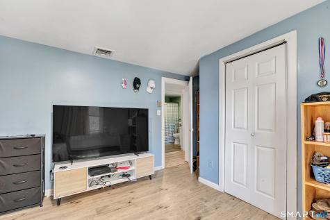 7 Genesee Street East Haven CT 06512