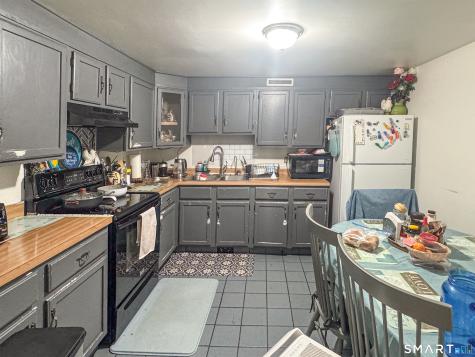 7 Genesee Street East Haven CT 06512