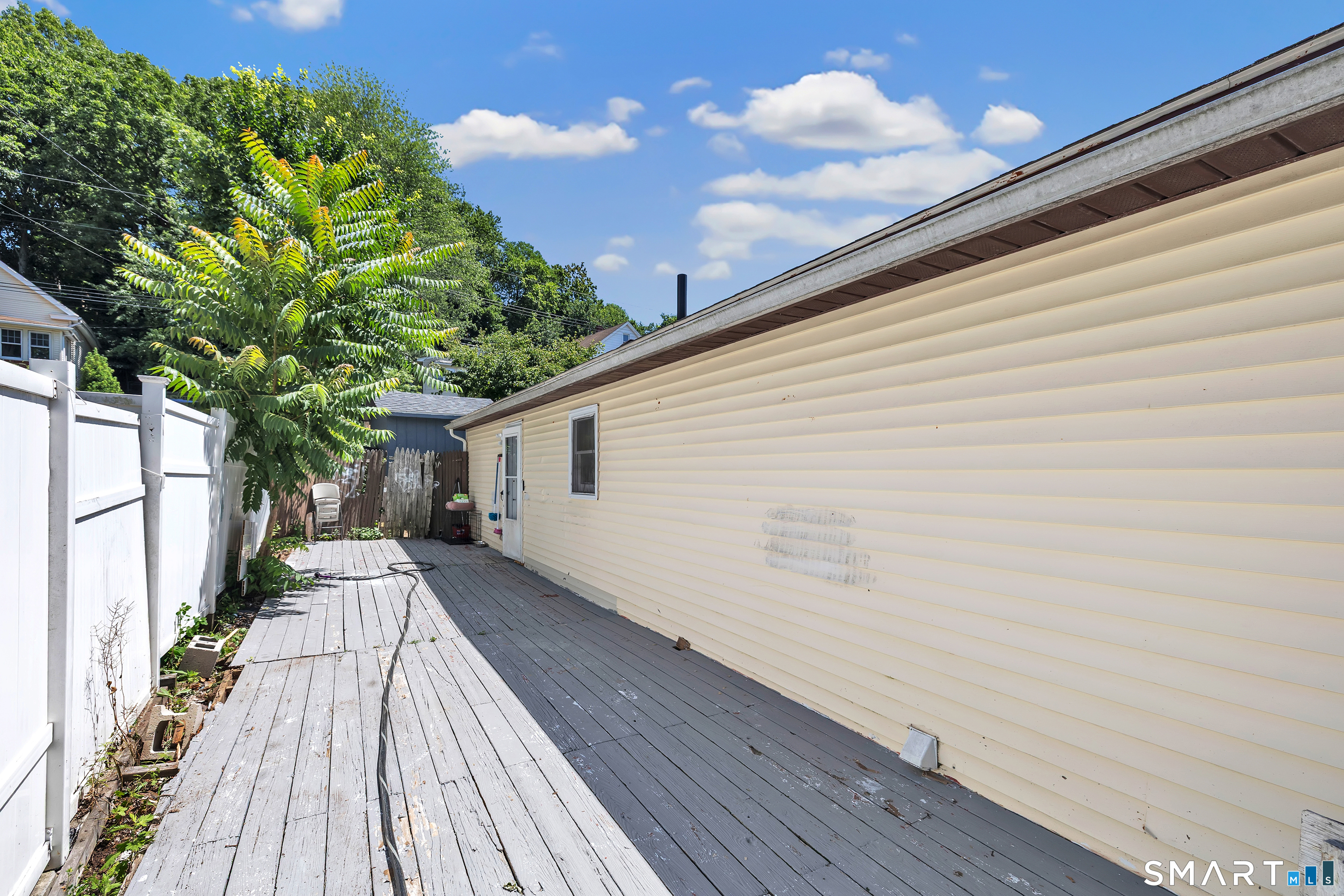 7 Genesee Street East Haven CT 06512