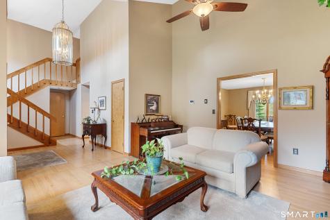 66 Rivergate Lane Berlin CT 06023