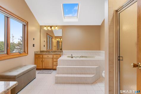 66 Rivergate Lane Berlin CT 06023
